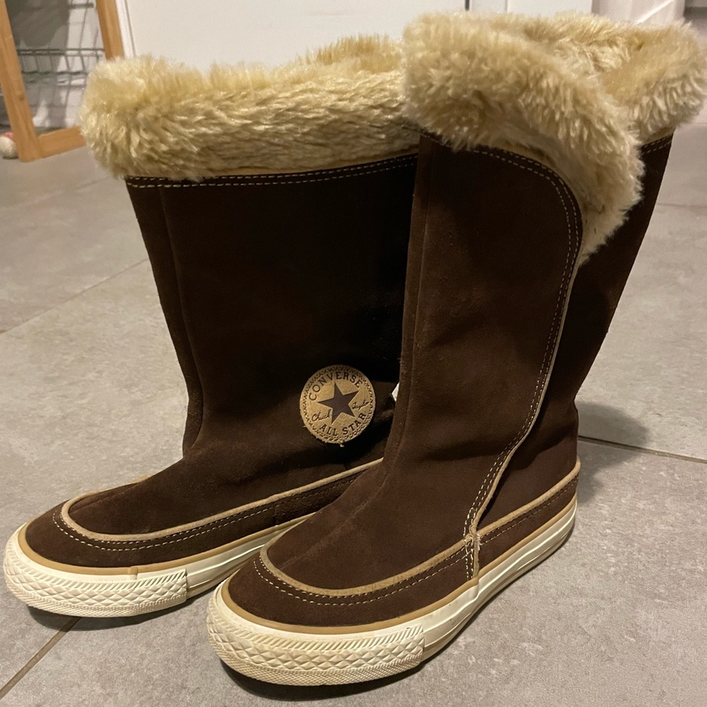 Girls size 11.5 leather Converse All Star Brown and Tan with fur inside